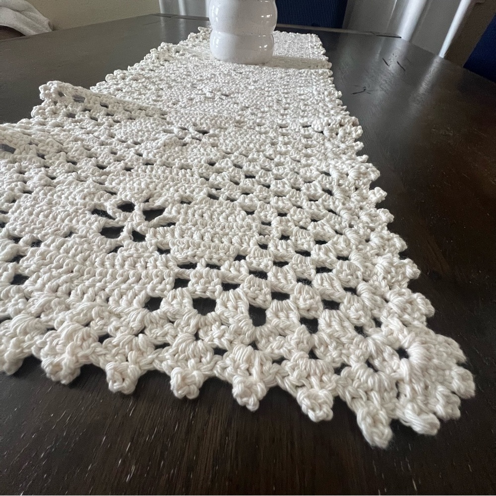 White/Cream Rectangular Crochet Flower Table Runner - Picture 5 of 8